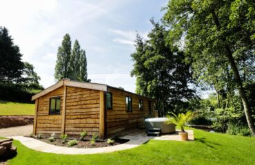 Kingfisher - Stylish Wooden Holiday Lodge, Ross-on-Wye, Herefordshire