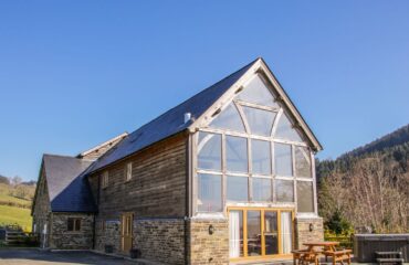 The Hayloft - Stylish Holiday Barn in Mid Wales