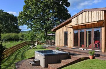 Sycamore Lodge - Holiday Lodge With Hot Tub, Wales