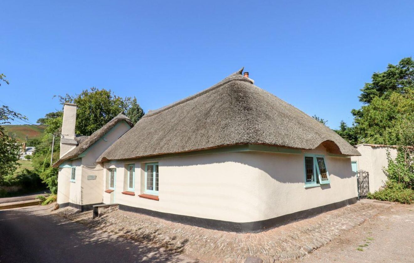 Alice Cottage - Romantic Thatched Holiday Cottage, Somerset