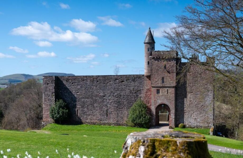 Airlie Castle