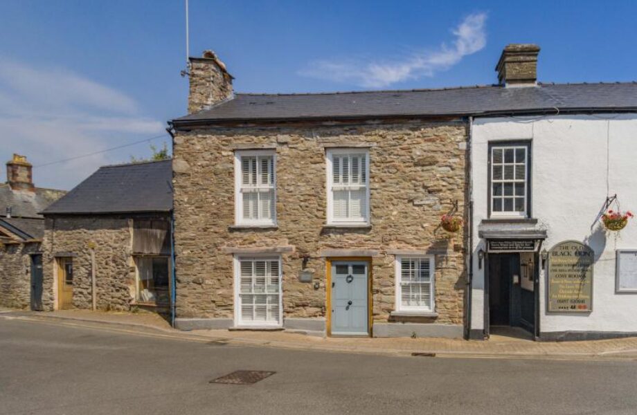The Book Town Cottage